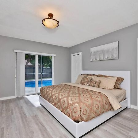 Spacious 4 Bedrooms, 2 Bathroom House With Pool Miramar Bagian luar foto