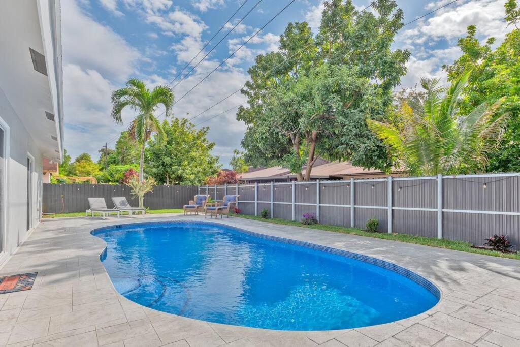 Spacious 4 Bedrooms, 2 Bathroom House With Pool Miramar Bagian luar foto