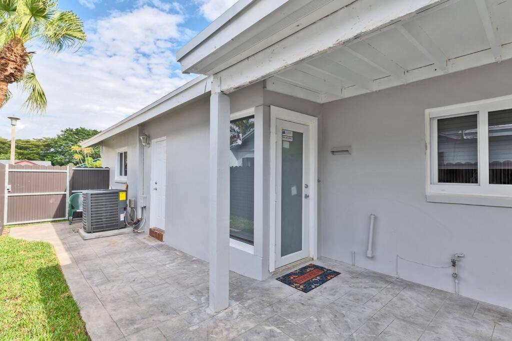 Spacious 4 Bedrooms, 2 Bathroom House With Pool Miramar Bagian luar foto
